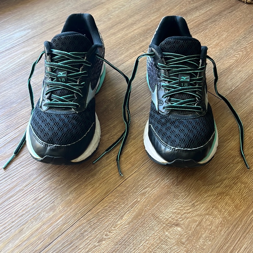 Mizuno 18 Running Shoes